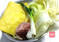 白菜大格扎炒肉的做法图解1