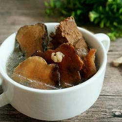 土茯苓煲猪骨汤的做法[图]