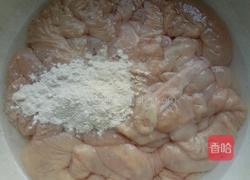 酸豆角炒大肠的做法图解2