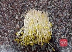 菠菜炒黄豆芽的做法图解1
