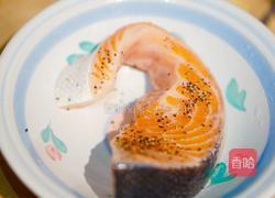 三文鱼沙拉的做法图解2