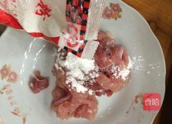 西蓝花炒肉丝的做法图解1