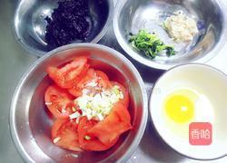 西红柿紫菜蛋花汤的做法图解1
