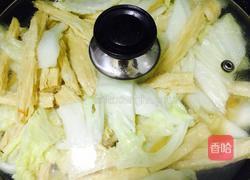 鲜虾腐竹焖白菜的做法图解7