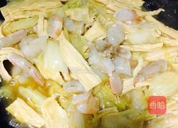 鲜虾腐竹焖白菜的做法图解8
