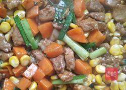 玉米炒肉的做法图解5