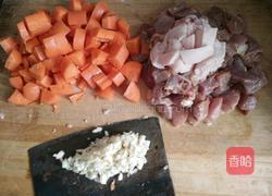 玉米炒肉的做法图解1