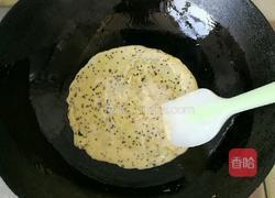 芝麻鸡蛋饼的做法图解5
