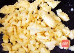 虾仁火腿炒饭的做法图解3