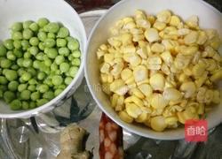 玉米兰豆粒炒腊肠的做法图解1