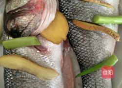 葱油鲈鱼的做法图解2