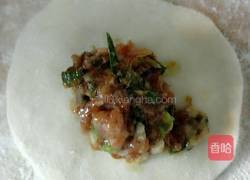 猪肉香葱馅锅贴的做法图解10