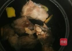 山药排骨汤的做法图解2