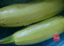 猪肉西葫芦饺子馅的做法图解1