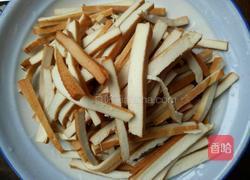 芹菜香干的做法图解1