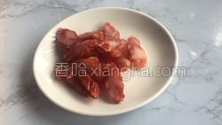 荷兰豆炒腊肠的做法图解4