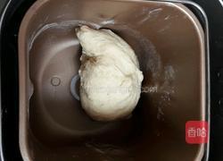 豆沙小面包的做法图解2