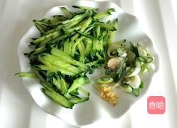 炒黄瓜拉皮的做法图解2