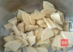 花肉炒竹笋的做法图解2