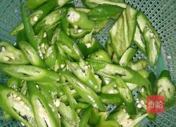 青椒回锅的做法图解1