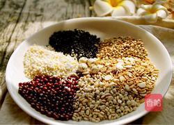 「Cathy边吃边健康」八宝粥营养改良版的做法图解1