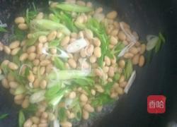 蒜苗豆的做法图解6