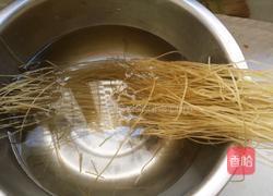 粉条炒肉末的做法图解1