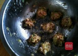 氽白菜肉丸的做法图解1