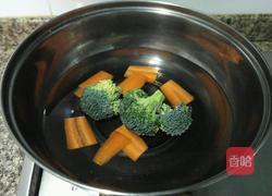 西兰花奶酪卷的做法图解2