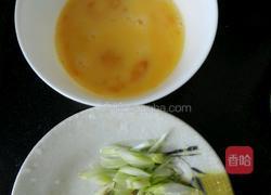 蒜黄炒鸡蛋的做法图解2