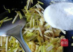 蒜黄炒鸡蛋的做法图解7