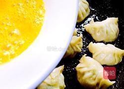 抱蛋煎芹菜猪肉饺的做法图解12