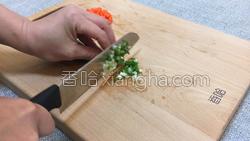 玉米粒炒鸡蛋的做法图解3