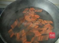 土豆片炒胡萝卜的做法图解2