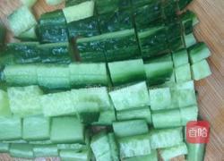 黄瓜奶汁的做法图解2