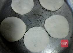 韭菜鸡蛋虾皮馅盒子的做法图解12