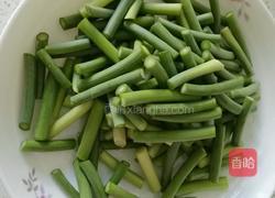 蒜薹辣炒腊肉的做法图解3