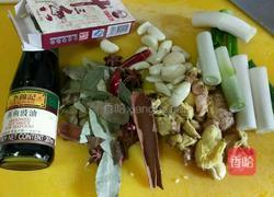 卤肘子的做法图解2
