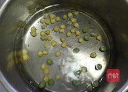 虾仁五彩炒饭的做法图解3