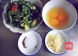 辣椒炒鸡蛋的做法图解1