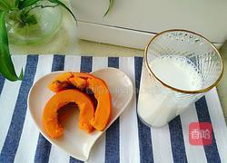 牛奶南瓜羹#年夜饭甜品的做法图解1