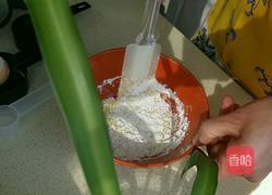 奶油草莓可丽饼的做法图解2