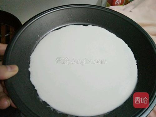 将面浆盘子摇匀.