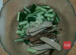 拌黄瓜鸡蛋干的做法图解4
