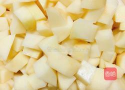 猪肉土豆丁的做法图解1