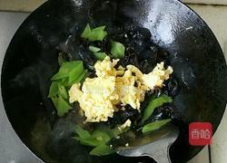 莴苣木耳炒鸡蛋的做法图解6