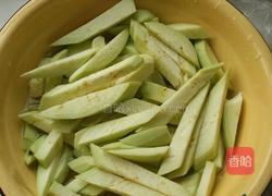 肉丝烧茄子的做法图解1