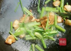 芹菜红椒炒肉片的做法图解8