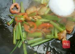 芹菜红椒炒肉片的做法图解11