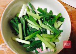 蒜苗炒鸡蛋的做法图解2